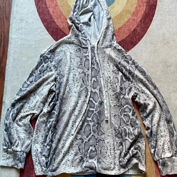 Snakeprint fleece lounge set - Picture 5 of 7